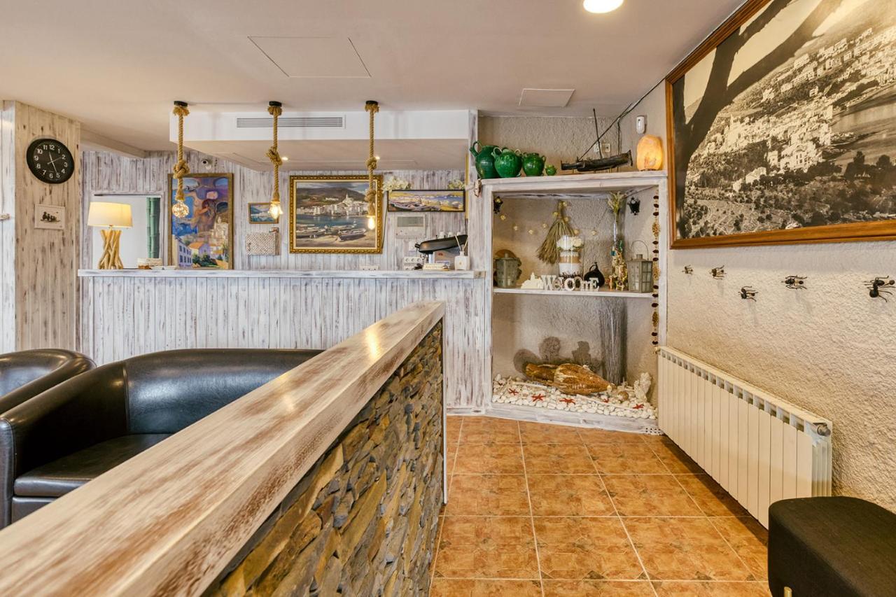 La Fonda Bed & Breakfast Cadaques Exterior photo