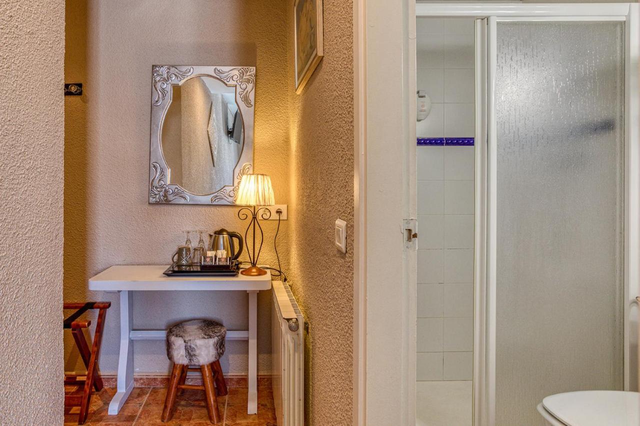 La Fonda Bed & Breakfast Cadaques Exterior photo