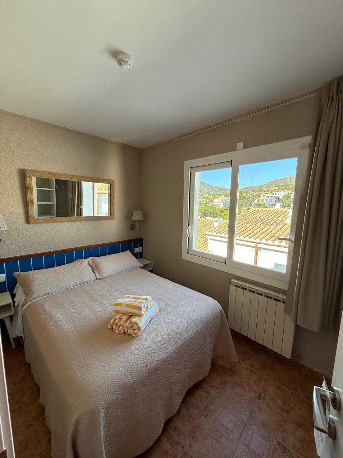 La Fonda Bed & Breakfast Cadaques Exterior photo
