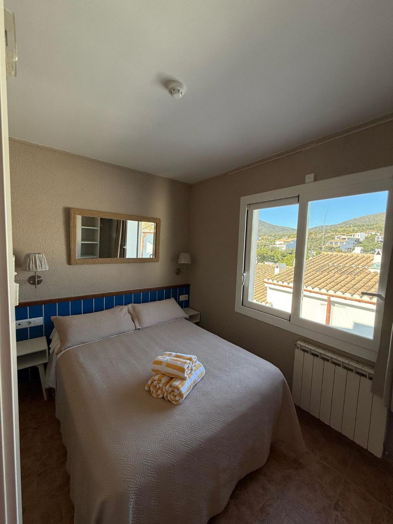 La Fonda Bed & Breakfast Cadaques Exterior photo